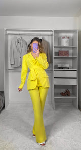 Ensemble tailleur jaune